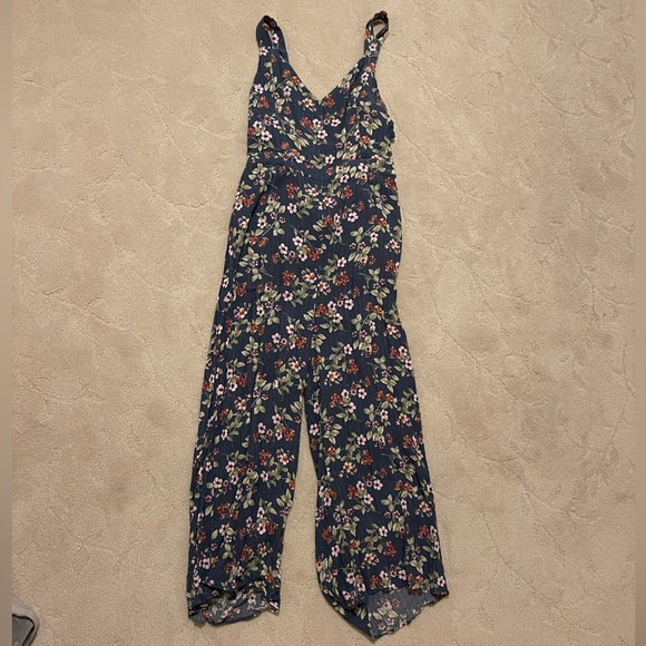 American Eagle floral print jumpsuit with tie back - Picture 1 of 8